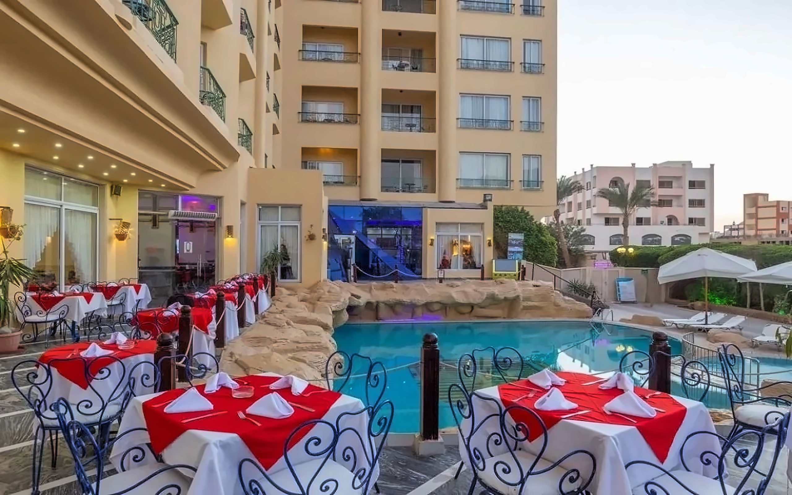 Отель king tut aqua park beach resort 4. King tut resort хургада. King tut египет. King tut resort). Хургада отель king tut.